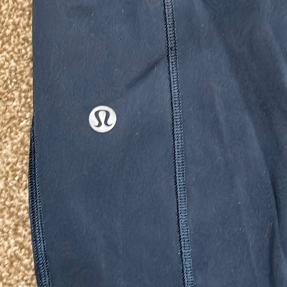 🍋 Lululemon Navy Yoga Pants Size 10 - Picture 4 of 5